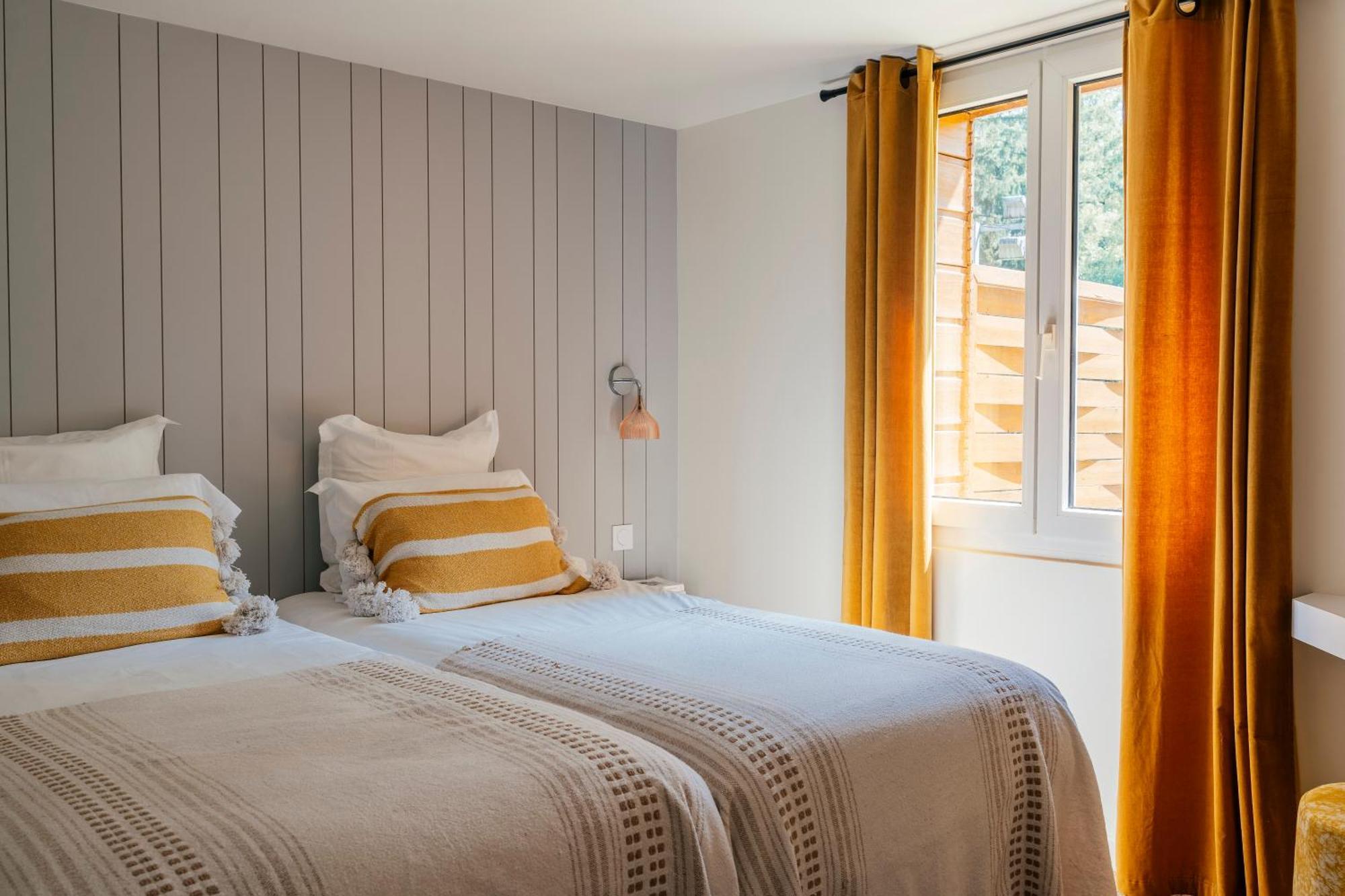 Domaine La Gentilhommiere Hotel Satillieu ภายนอก รูปภาพ